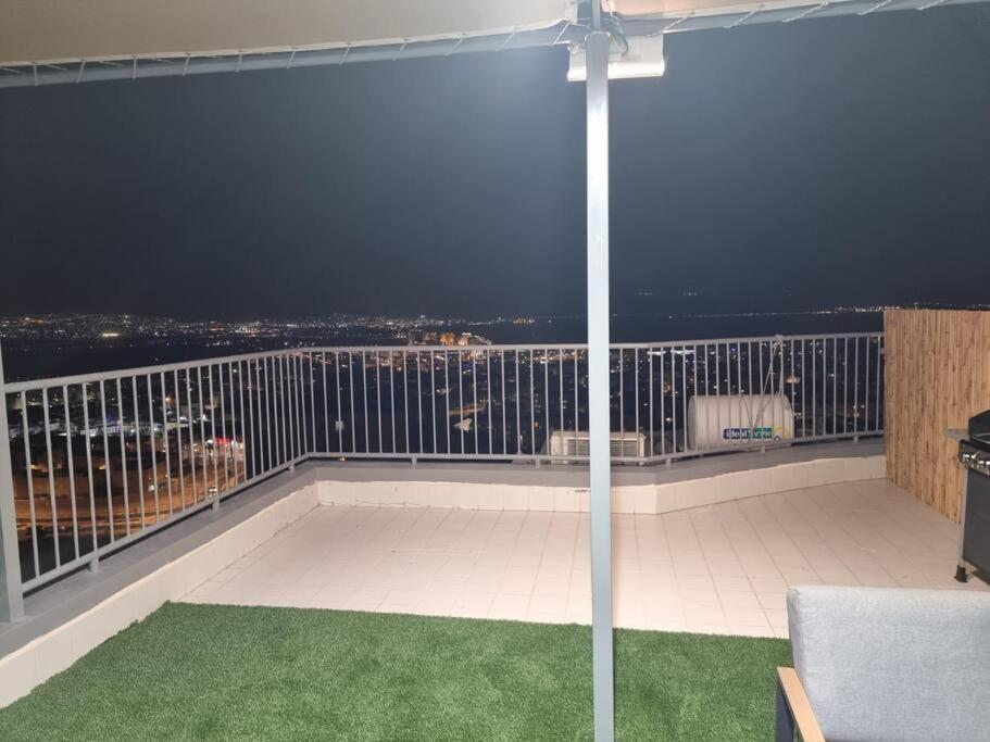 埃拉特דירת זוּגַג מפנקת עם מרפסת משגעת ונוף למפרץ.公寓 外观 照片