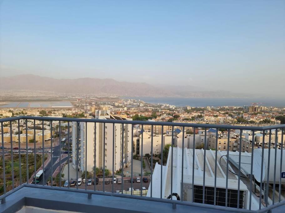 埃拉特דירת זוּגַג מפנקת עם מרפסת משגעת ונוף למפרץ.公寓 外观 照片